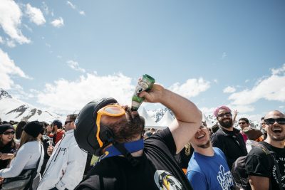 Lois Hechenblaikner, Aus dem Fotobuch Ischgl, Farbfotogrrafie, 2004-2020, Courtesy by the artist