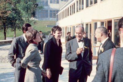 Inge Aicher-Scholl, Walter Gropius und Max Bill am Eröffnungstag der HfG, Fotograf k.A., 02.10.1955, (c) HfG-Archiv Ulm