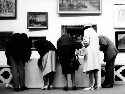 Ausstellungsfoto (4) „Das schönste Bild bei mir zuhaus“, studio f, Olgastraße, 1971, Foto Lippot, (c) SWP-Archiv