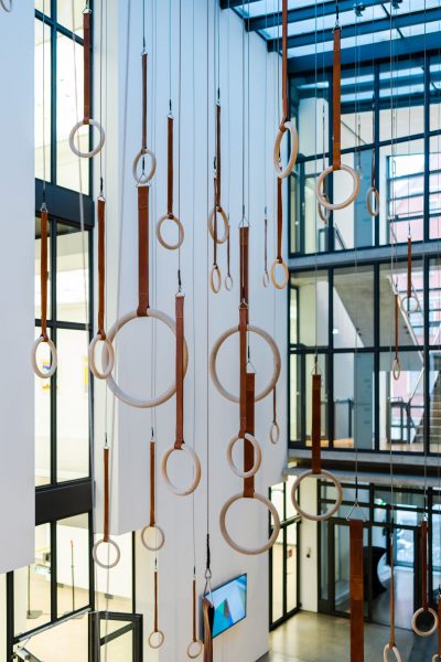 Brunner-Ritz, Kunst turnen (2), Museum Ulm, 2021, Installation, Foto Oleg Kauz, (c) VG Bild-Kunst, Bonn 2021