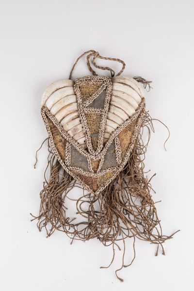 Breast ornament (pectoral), shells, wild boar teeth, seeds, string fibers, New Guinea, around 1900, Collection Dr. Albert Daiber © Museum Ulm, photo Oleg Kuchar