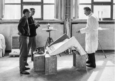 Gestaltung eines Arbeitsstuhles, Arbeit in den HfG Werkstätten an der Diplomarbeit von Aribert Vahlenbreder, 1961, (c) HfG-Archiv - Museum Ulm, Foto Wolfgang Siol