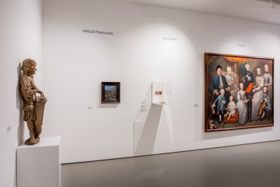 Kreuztragung, Knochen und Kinder © Museum Ulm, Foto Oleg Kuchar, Ulm